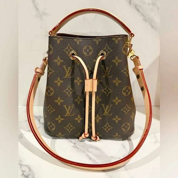 Louis Vuitton Neonoe BB - Picture 2 of 16